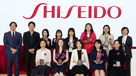 Associate Professor Katie Seaborn received the 16th Shiseido Female Researcher Science Grant.